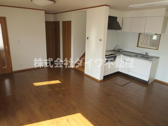 Rocky Moon Hills　B棟の居間・リビング