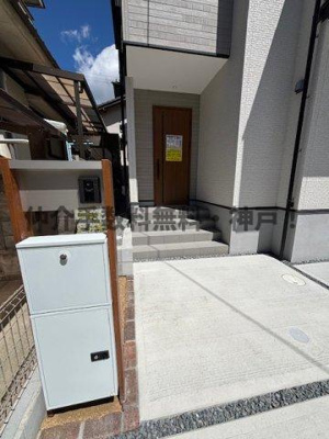 【玄関】 | 神戸市西区長畑町　新築戸建　仲介手数料無料！ | シンプルで使いやすい玄関です