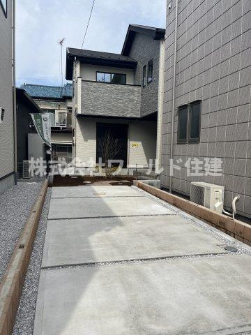 所沢市狭山ヶ丘８期の駐車場