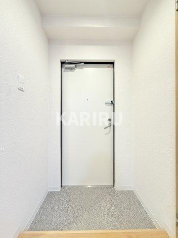 ソリティア桃谷の玄関