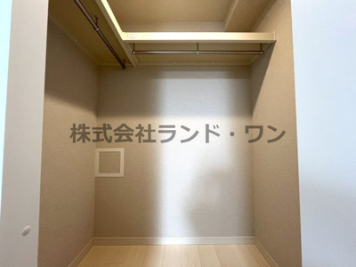 【収納】 | コスモシティ新所沢けやき台 | 納戸6帖のウォークインクローゼット