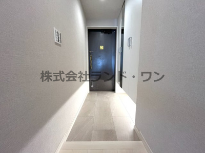 【玄関】 | コスモシティ新所沢けやき台 | 間接照明が素敵な玄関ホール