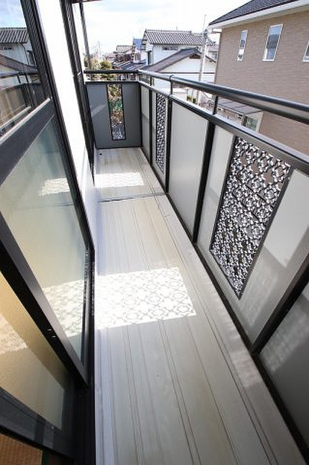 セジュール森【キャッシュバック対象物件】のバルコニー|暖かな日差しのふりそそぐバルコニー