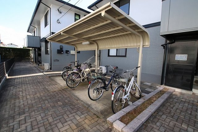 セジュール森【キャッシュバック対象物件】の駐車場|駐輪場です