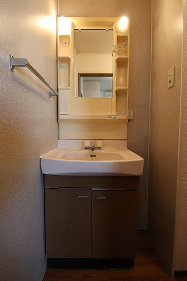 セジュール森【キャッシュバック対象物件】の独立洗面台|使いやすい独立洗面台です