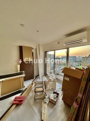 【子供部屋】 | 白鳥ハウス | 【子供部屋】お子様を持つ家庭の約6割が「家族や子どものため」に購入を希望。入学後の転校を避け、広い空間でのびのび育てたいなどの親心が、家探しのきっかけになっているようです。