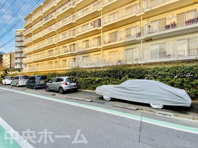 【駐車場】 | 白鳥ハウス | 【敷地内駐車場】最新の空き状況や費用などの詳細は担当スタッフまでお問い合わせください。