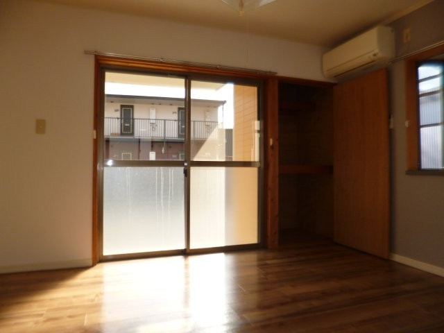 フリージア倉敷の居間・リビング|洋室