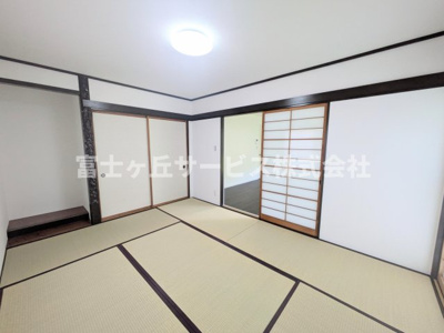 【和室】 | 浜松市浜名区細江町中川 中古戸建て | リビング横の和室です