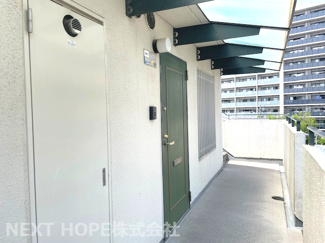 【その他共用部分】 | イスズハイツベル千僧 | 玄関前の廊下です♪角部屋です！！