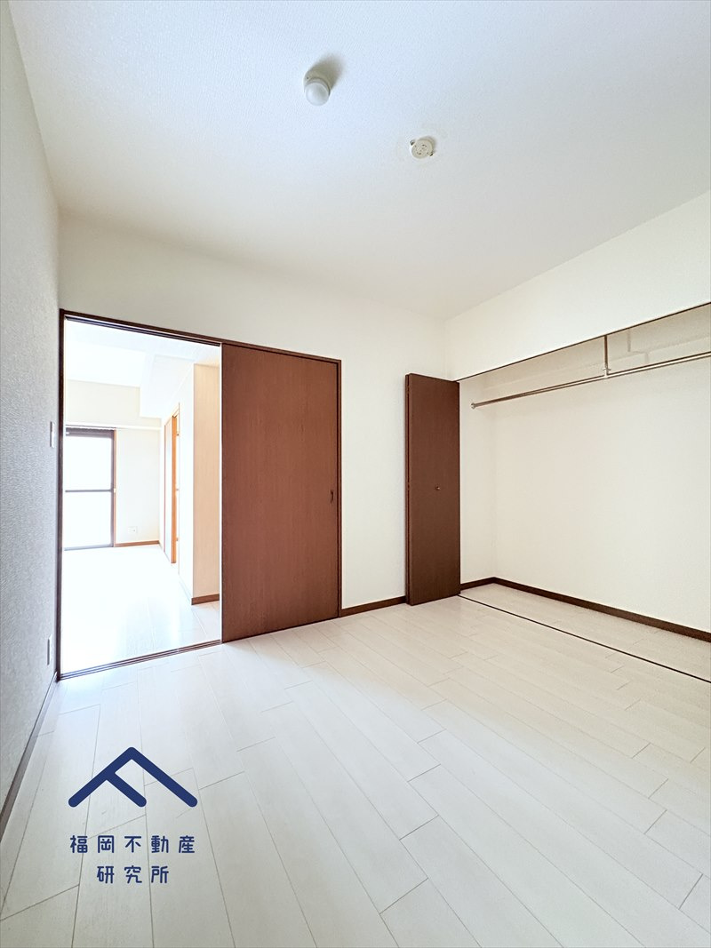 エトアール原の洋室