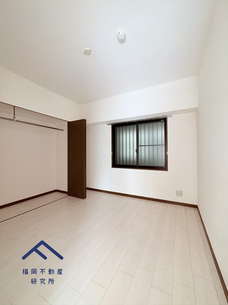 エトアール原の洋室