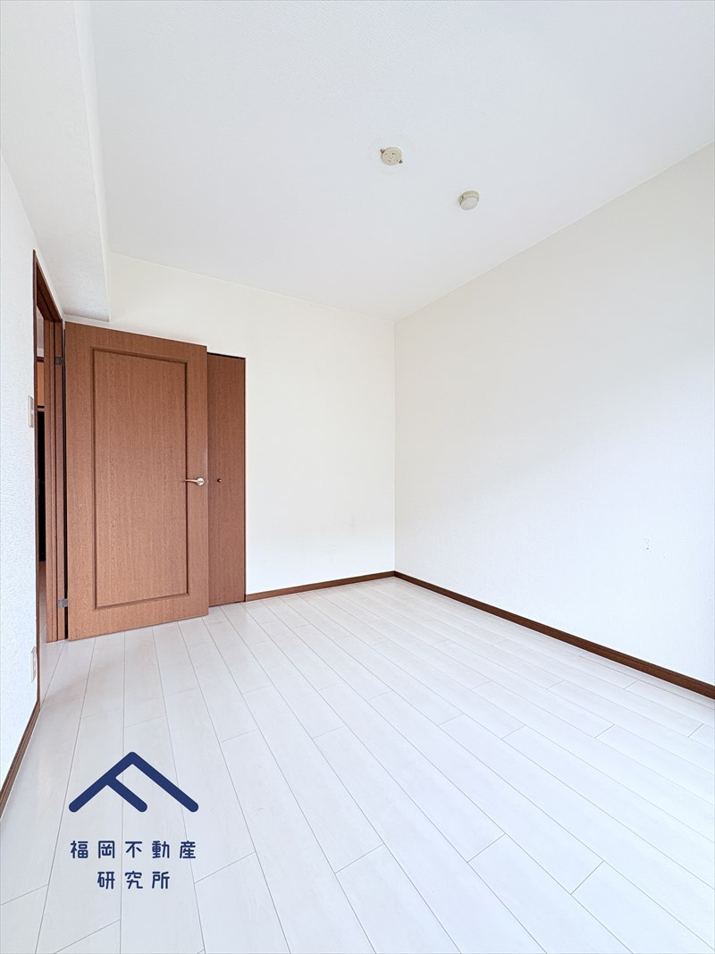 エトアール原の洋室