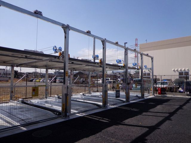 アスマチメゾンウラヤス　の駐車場