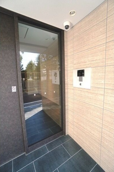 セレニテ江坂アリアのエントランス