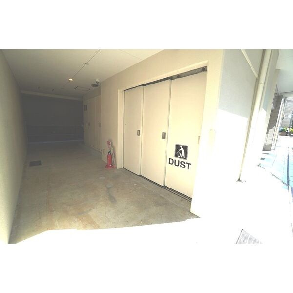 セレニテ江坂アリアのロビー