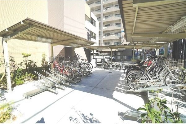 セレニテ江坂アリア