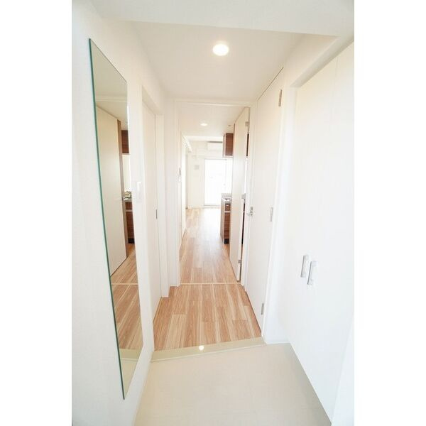 セレニテ江坂アリアの玄関