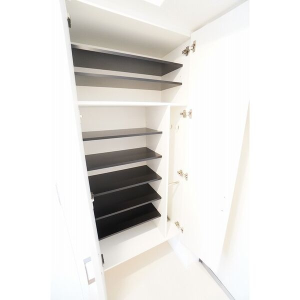 セレニテ江坂アリアの収納