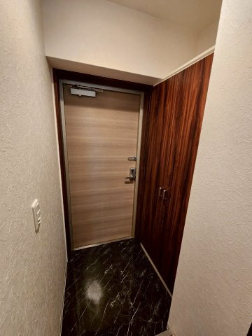 エグゼ神宮前の玄関|シューズボックス付き玄関