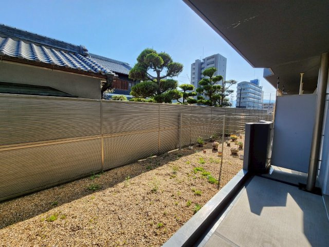 エグゼ神宮前の庭|日当たり良好の専用庭付き