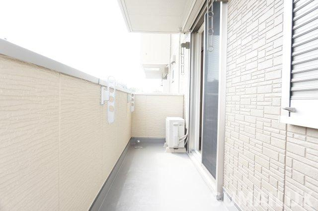 熊本市中央区黒髪２丁目のアパートのバルコニー
