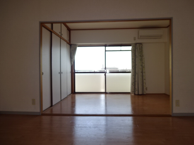 シティエステート城南の洋室