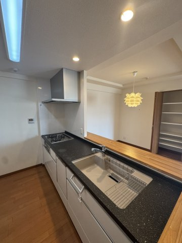 ロイヤルガーデン西浜のキッチン