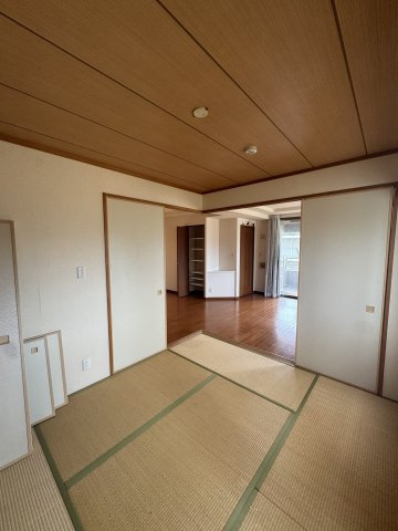 ロイヤルガーデン西浜の和室