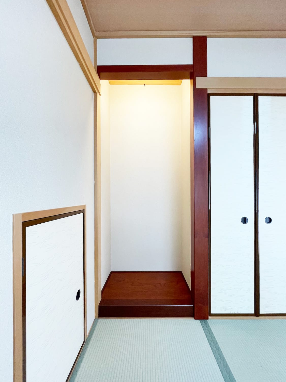 上大市一丁目　二世帯住宅の収納|1階和室
床の間もございます