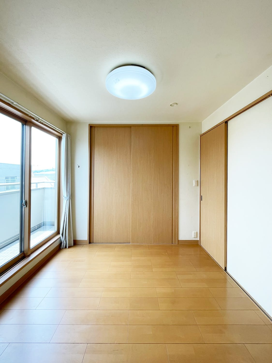 上大市一丁目　二世帯住宅の洋室|３階洋室
南向きです　主寝室にいかがでしょうか