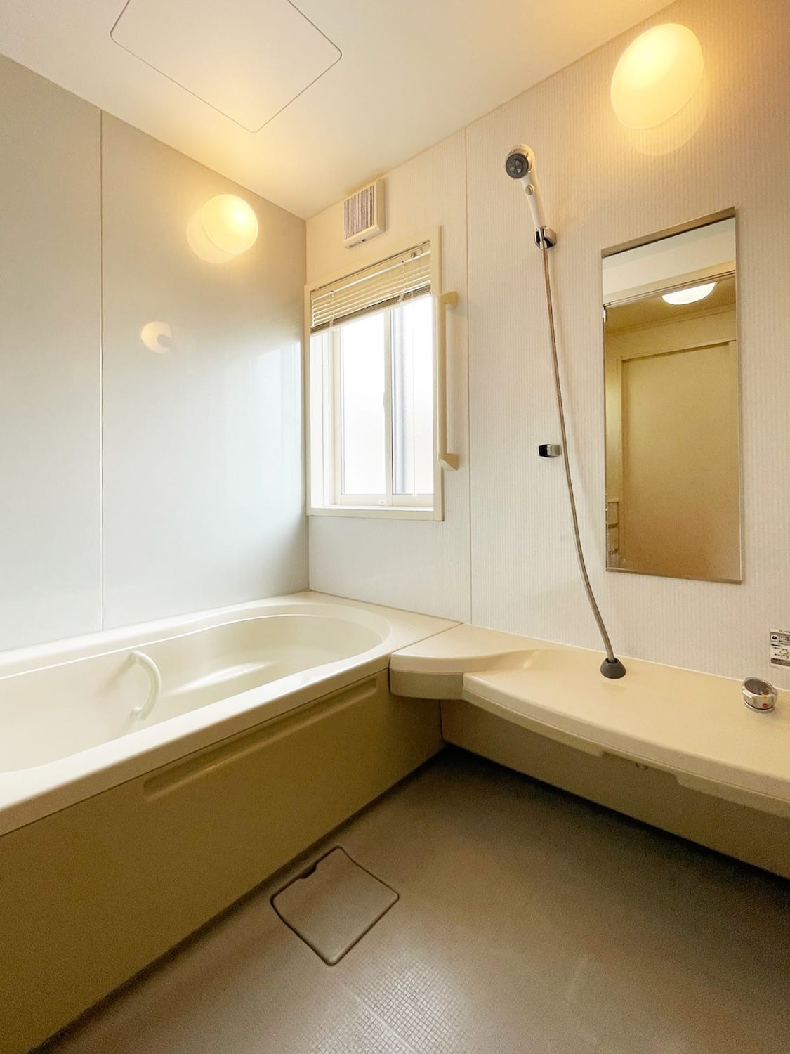 上大市一丁目　二世帯住宅の浴室|２階風呂
窓がございますので換気もできます