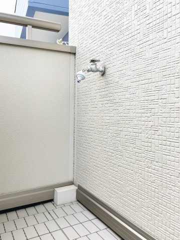 上大市一丁目　二世帯住宅のバルコニー|バルコニーに水栓がございます
ガーデニングなどにご利用ください