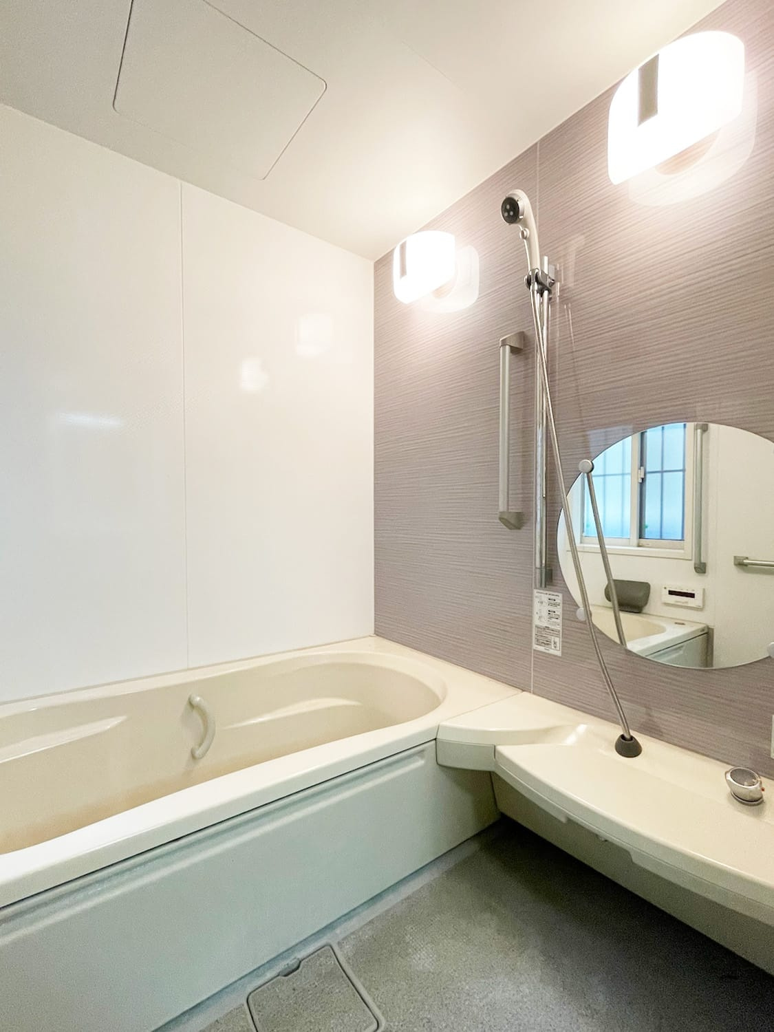 上大市一丁目　二世帯住宅の浴室|１階風呂
広々お風呂で日々の疲れが癒されます