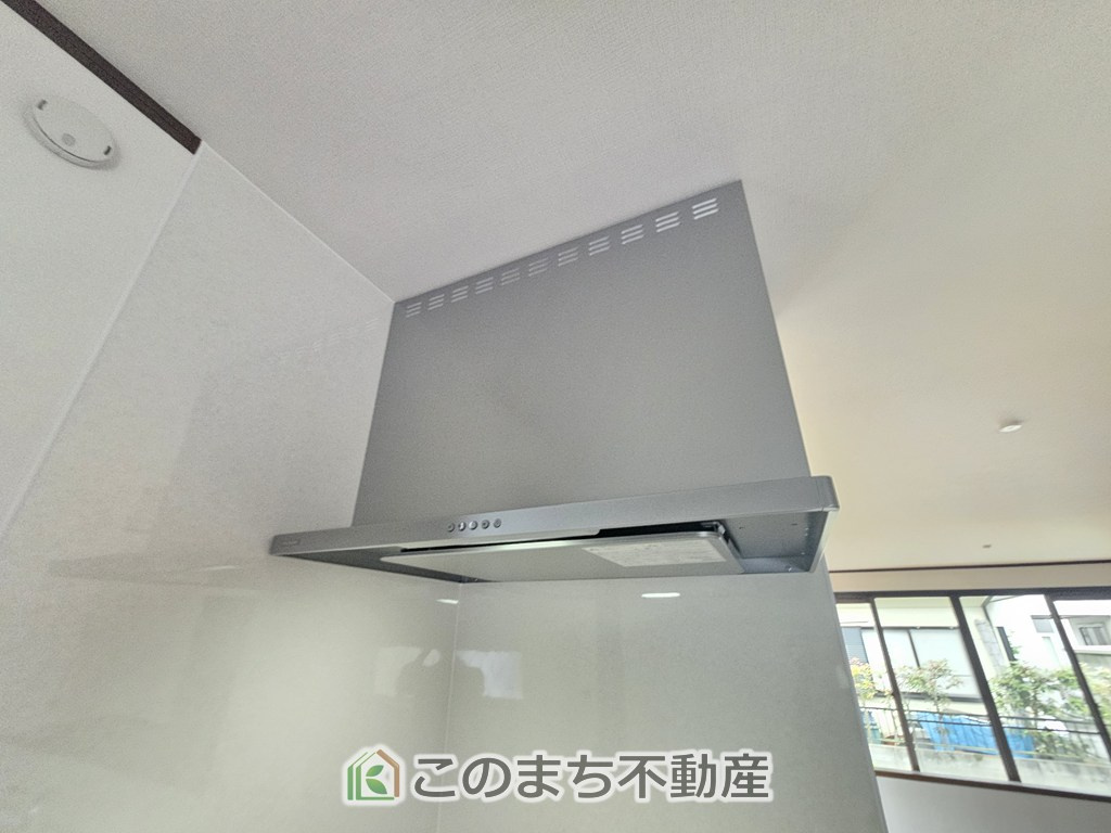 下野市祇園5丁目　中古戸建のキッチン|お料理の匂いもスッキリ♪シンプルデザインで掃除も簡単‼