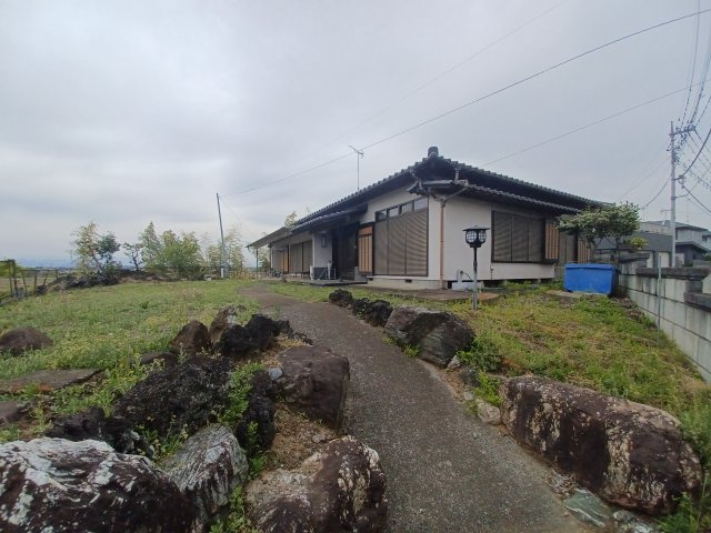 東松山市大字今泉 古家付土地385坪の外観|建物：居宅　木造瓦葺平家建 延床面積131.79㎡
　　　昭和34年築、昭和59年像築 、未登記部分有