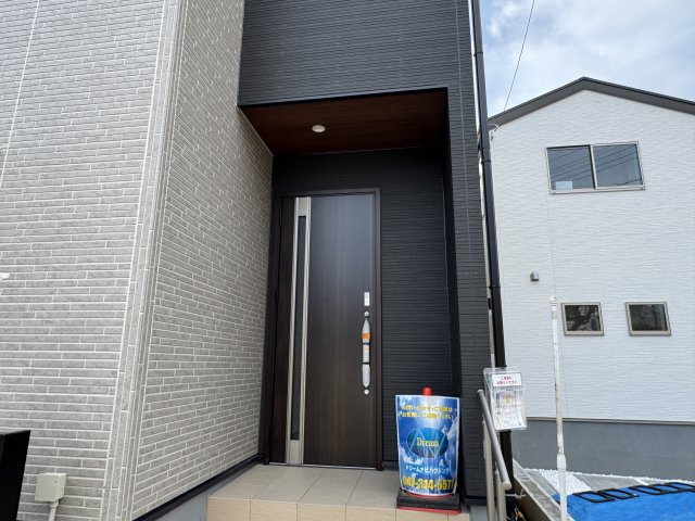 市川市若宮３丁目新築戸建【若宮小学校：5分】のエントランス|エントランス・玄関ポーチ