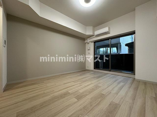 プレサンス堺筋本町エグゼブランの洋室