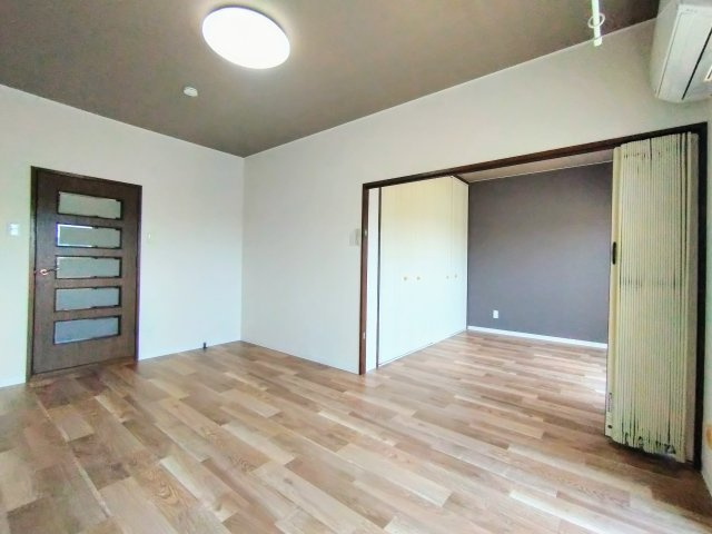 【洋室】 | ロイヤルコーポ北中島