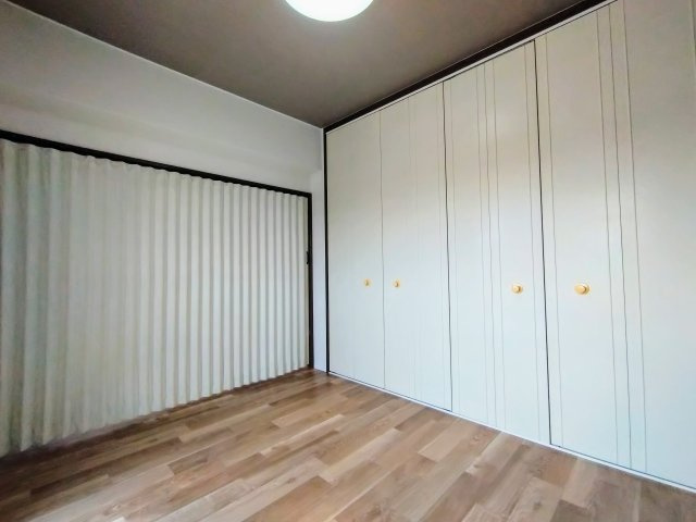 【洋室】 | ロイヤルコーポ北中島
