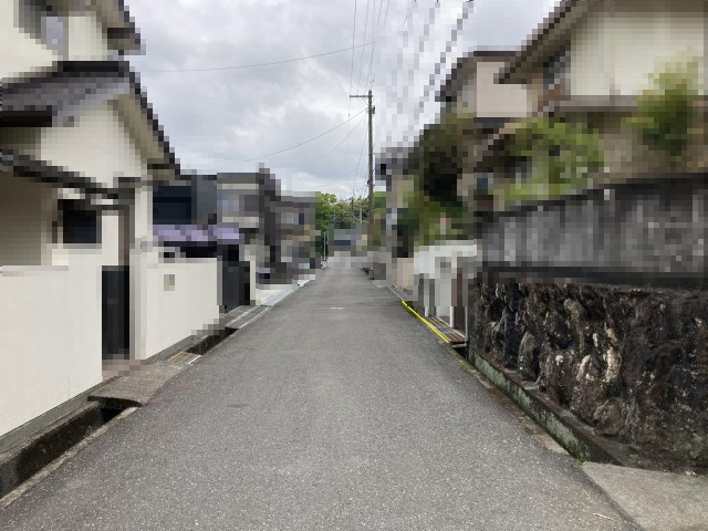 高知市加賀野井2丁目　売土地の前面道路含む現地写真