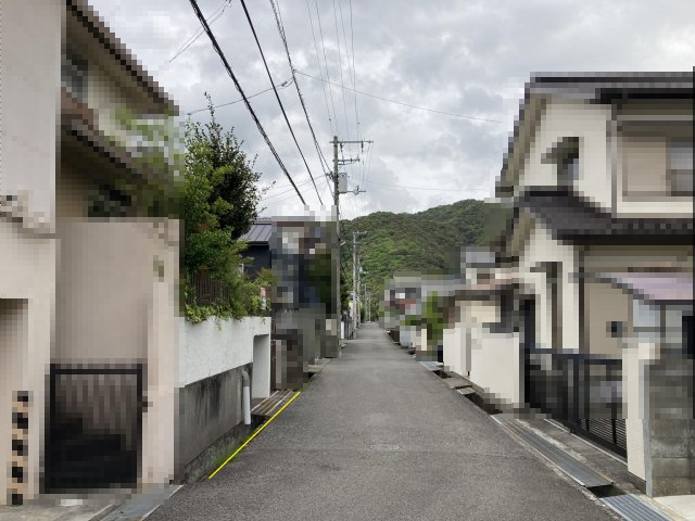 高知市加賀野井2丁目　売土地の前面道路含む現地写真