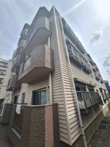 乙舳スカイマンションの外観