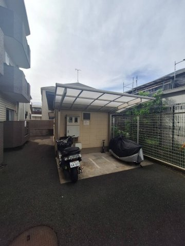 乙舳スカイマンションの駐車場