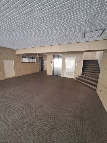 乙舳スカイマンションのロビー
