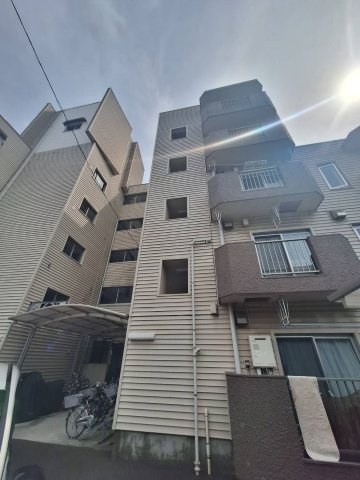 乙舳スカイマンションの外観