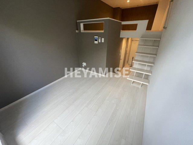 modern palazzo MATSUYAMAの居間・リビング|※類似物件の写真でございます※現況を優先します※