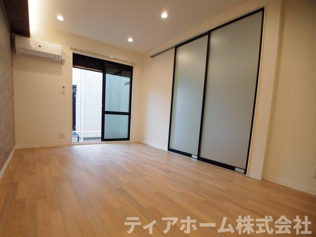 コンフォート小川の居間・リビング|こちらのリビングで趣味の時間をお楽しみください