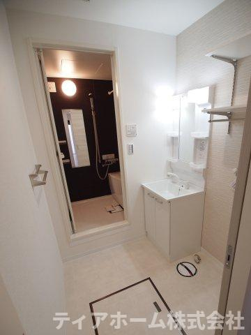 コンフォート小川の洗面所|忙しい朝には欠かせない洗面所です