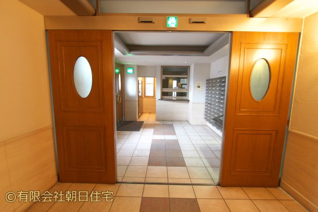 グランクール広・パークビューのエントランス